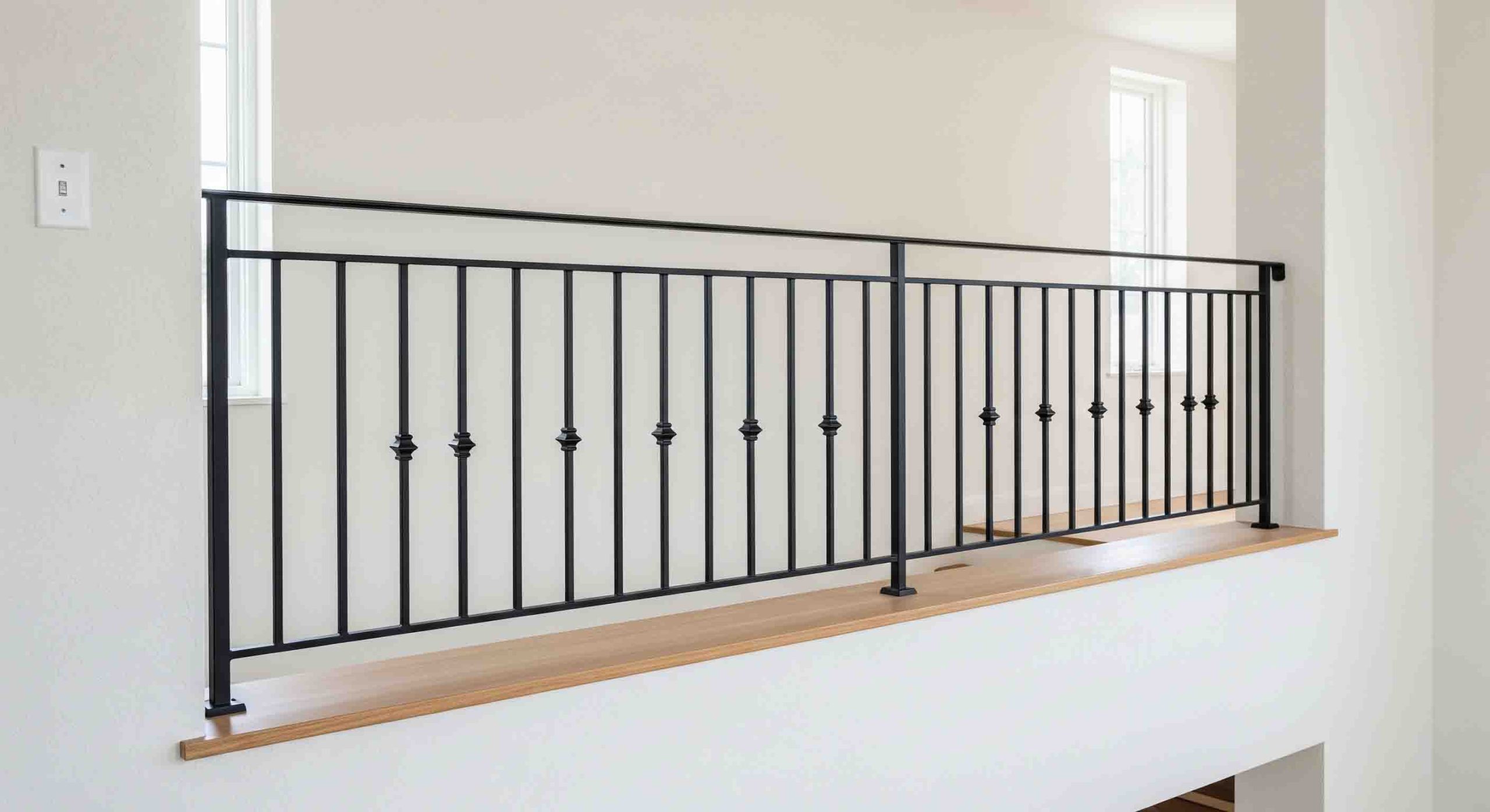 طرح ساده و مینیمال نرده پنجره فرفورژه